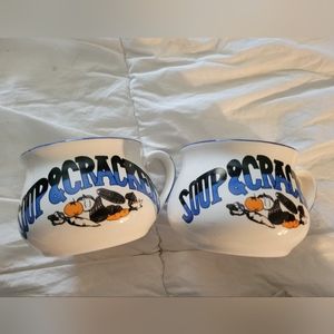 Set of soup and crackers mugs.